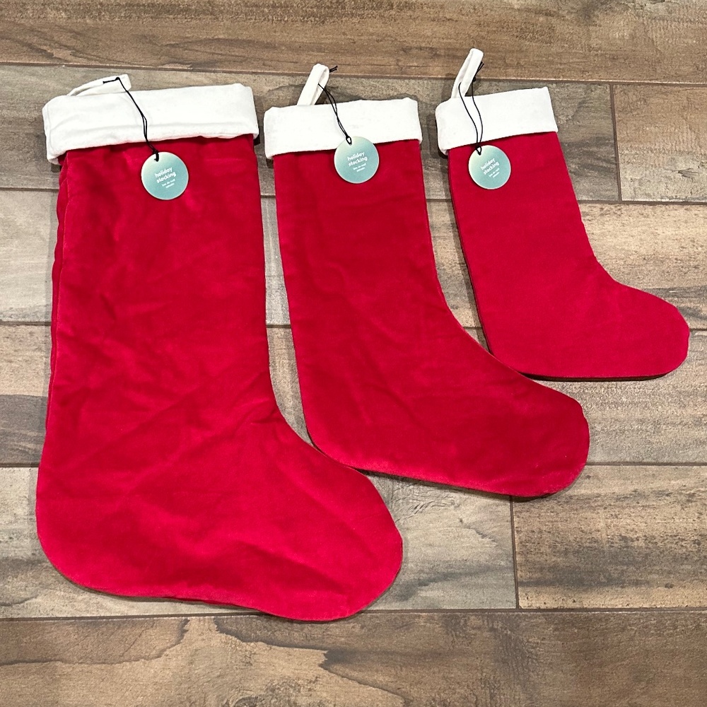 Medium Velvet Stocking - Red - Picture 3 of 5